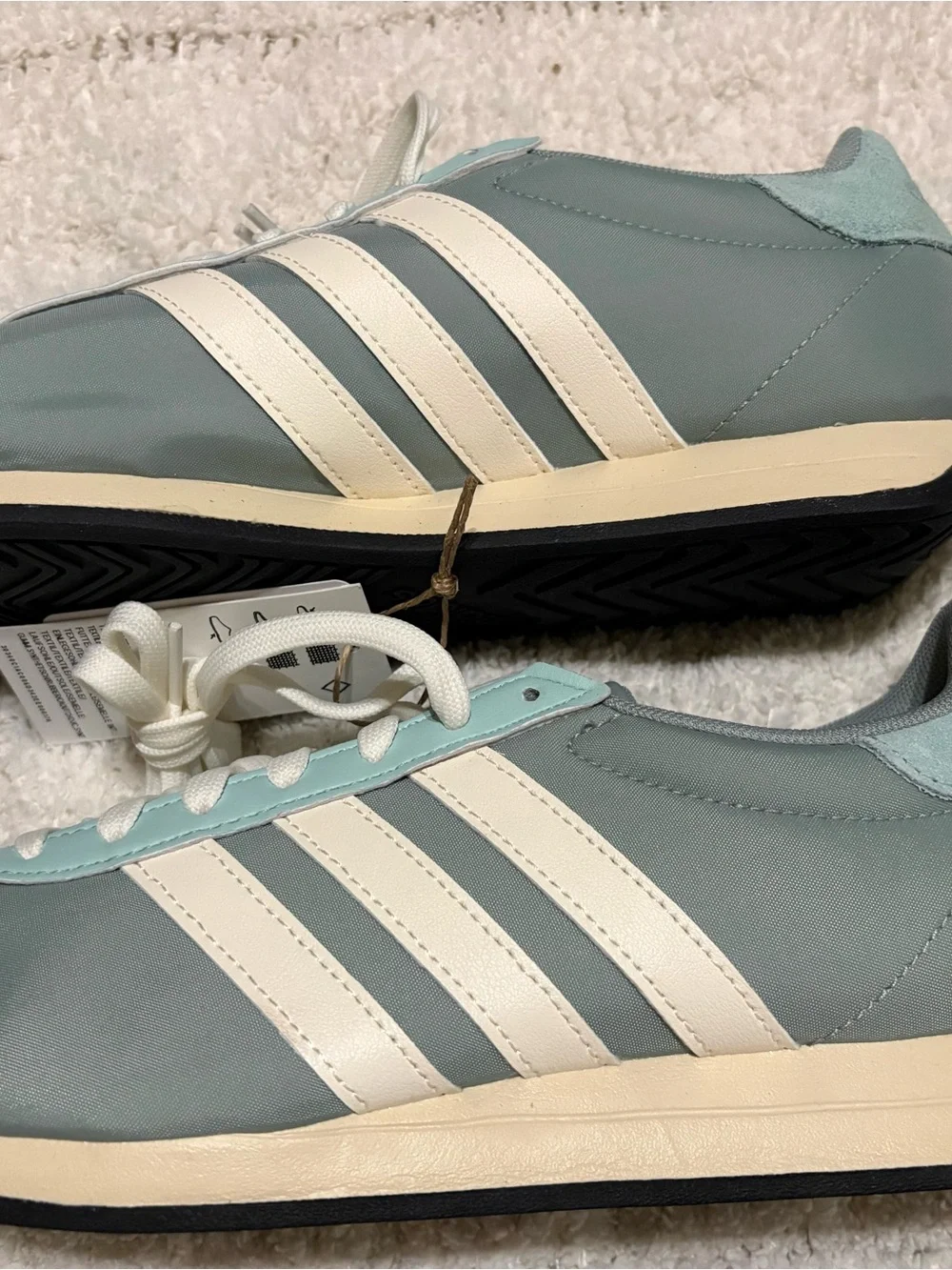 adidas Women's blue Retro Runner Sneakers - RunVista